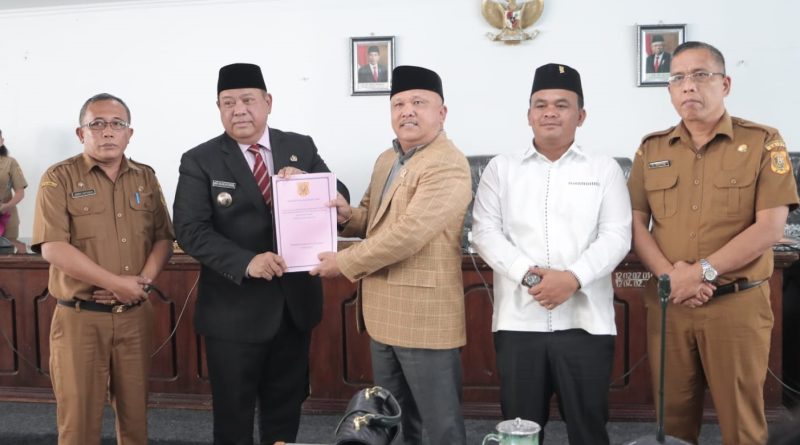 Bupati Dairi Eddy Berutu Sampaikan Nota Pengantar Perubahan KUA dan PPAS 2023