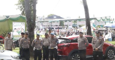 Ratusan Personel Polres Langkat Lakukan Pengamanan Kampanye Akbar Bupati dan Wakil Bupati