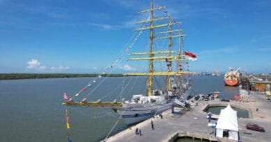 Jadi Gerbang Diplomasi Maritim, KRI Bima Suci Sandar di Pelabuhan Belawan