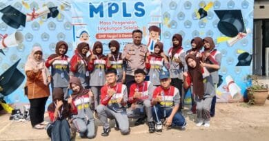 Bhabinkamtibmas Polsek Darangdan isi Materi MPLS di SMPN-6 Darangdan Tanamkan Karakter dan Kesadaran Kamtibmas Sejak Dini