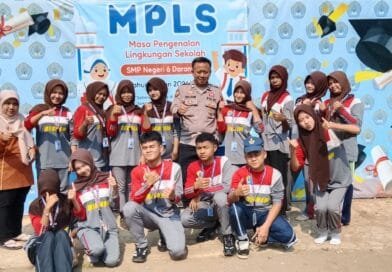 Bhabinkamtibmas Polsek Darangdan isi Materi MPLS di SMPN-6 Darangdan Tanamkan Karakter dan Kesadaran Kamtibmas Sejak Dini