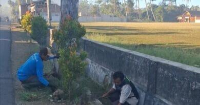 Jelang Peringatan HUT RI Ke-81Pemdes Cileunca Gelar Bersih-bersih Melalui Jumsih
