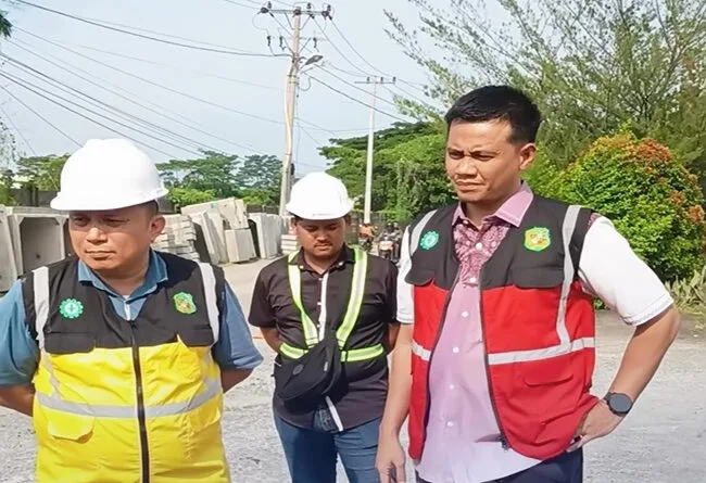 Tanggulangi Banjir, Dinas SDAMBMK Medan Kebut Penyelesaian Drainase Jalan Abdul Hakim-Mandolin