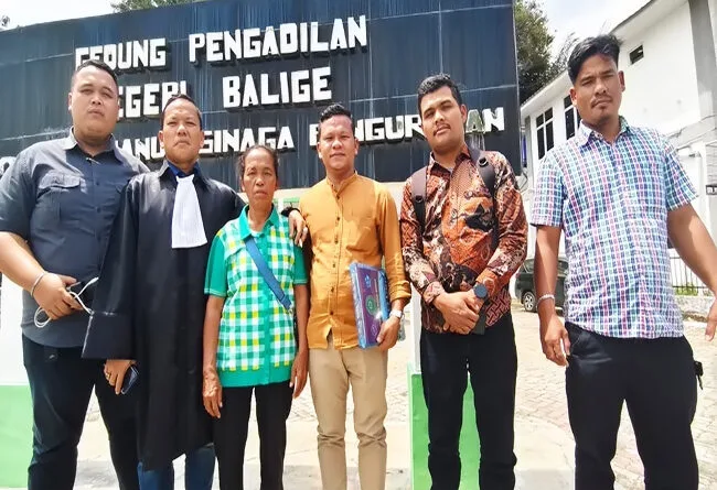 Perjuangan Hukum Advokat Benri Pakpahan Berbuah Vonis Bebas bagi Petani Lansia di Samosir